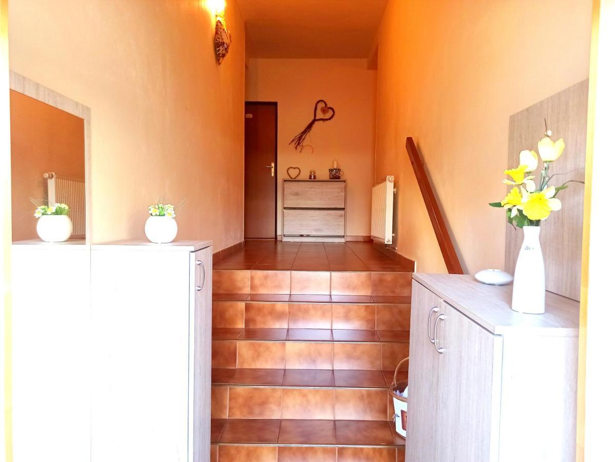 P&P Jicin Apartments - Soukrome 2-3 Luzkove Pokoje S Vlastni Kuchyni A Koupelnou Buitenkant foto